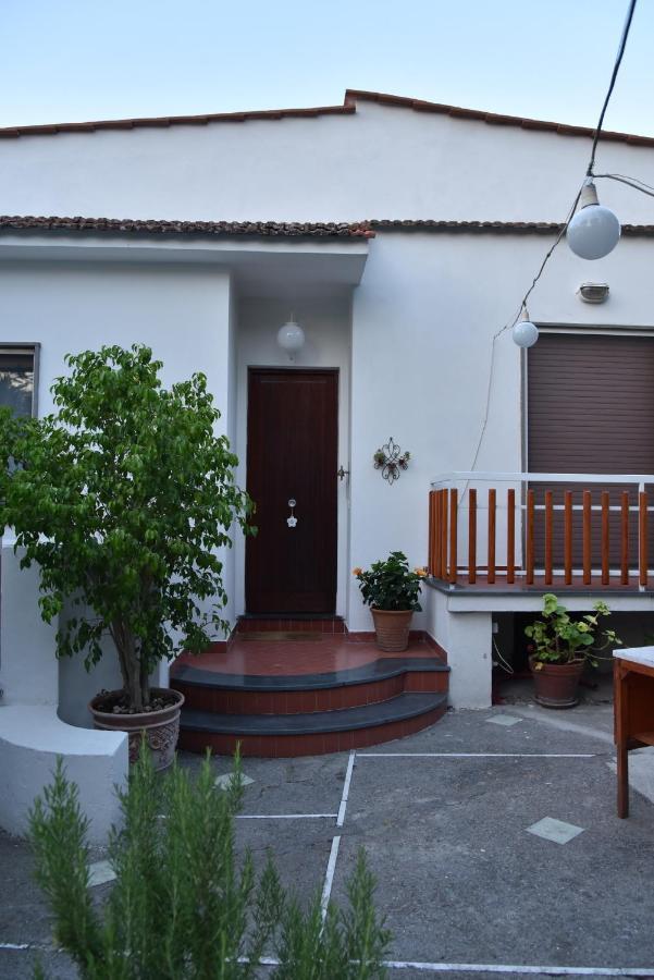 B&B Villa Gemini Сант'Аньєлло Екстер'єр фото